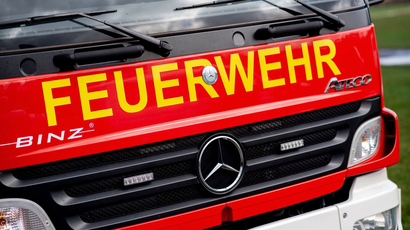 In Goslar hat am Freitag ein Einfamilienhaus gebrannt. (Symbolbild) Foto: Hauke-Christian Dittrich/dpa