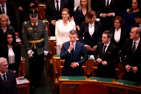 Ungarns Parlament hat den bürgerlichen Politiker Peter Magyar zum neuen Ministerpräsidenten gewählt. Foto: Denes Erdos/AP/dpa