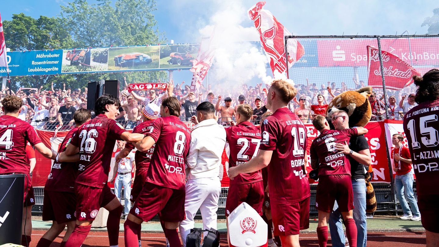 Fortuna Köln kehrt nach sieben Jahren in die 3. Fußball-Liga zurück. Foto: Marco Bader/HMB Media/dpa