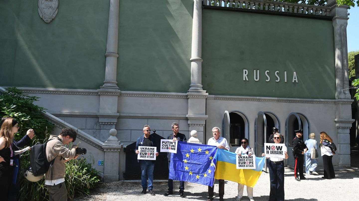 2022 und 2024 wurde der Pavillon von Russland nicht genutzt. Nun wird er wieder genutzt - wenn auch unter besonderen Bedingungen