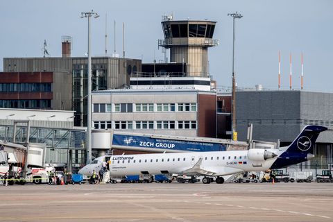 Die größte Airline Deutschlands hat eine Flugverbindung von Bremen nach Frankfurt gestrichen. (Symbolbild) Foto: Hauke-Christian