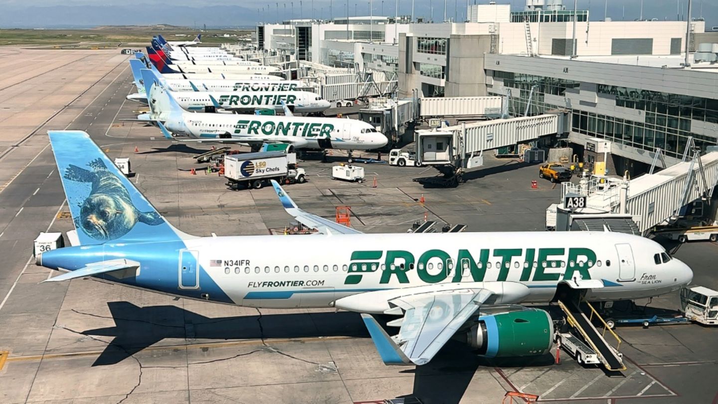 Archivfoto von Flugzeugen der Airline Frontier in Denver
