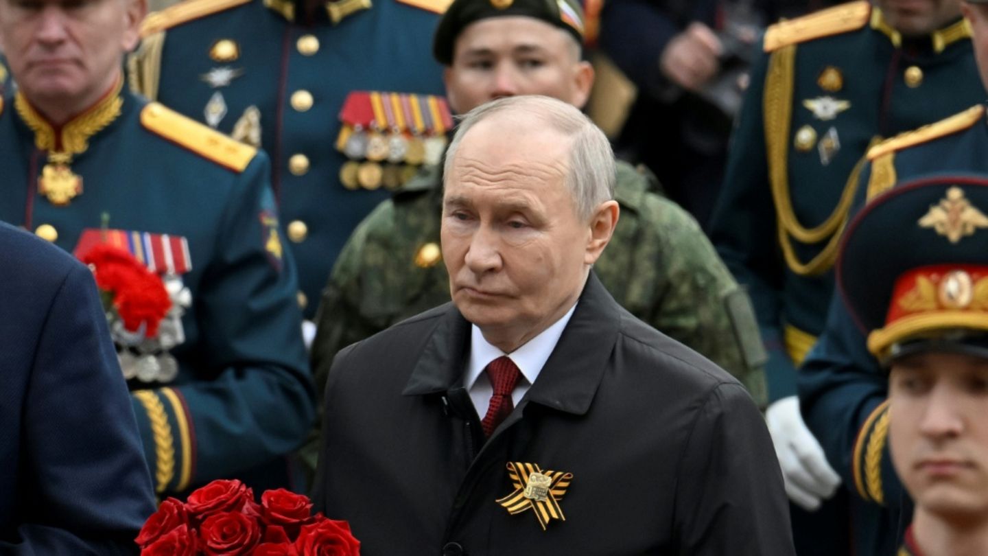 Putin bei Militärparade in Moskau