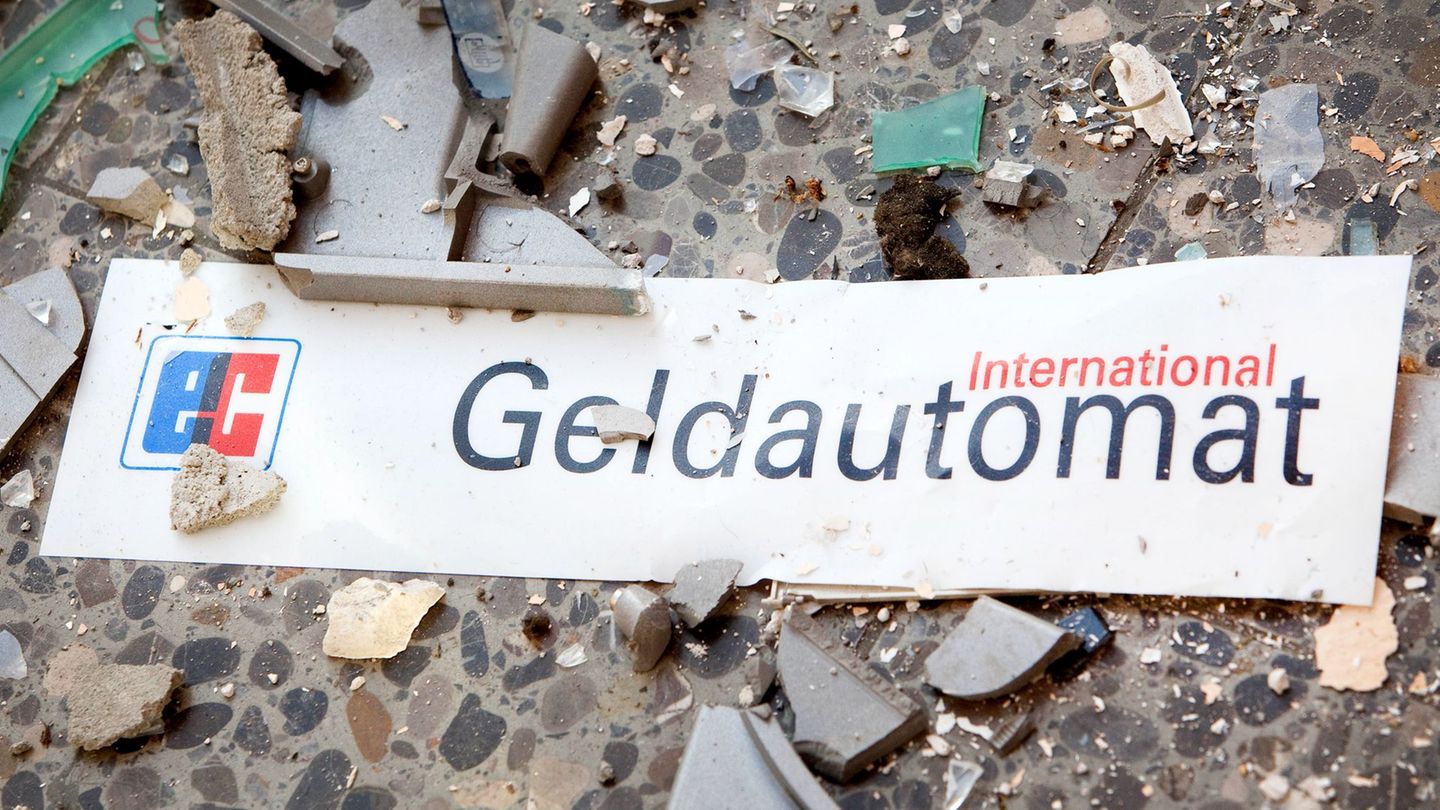 Die Zahl gesprengter Geldautomaten geht in NRW weiter zurück (Symbolfoto) Foto: Patrick Pleul/dpa-Zentralbild/dpa