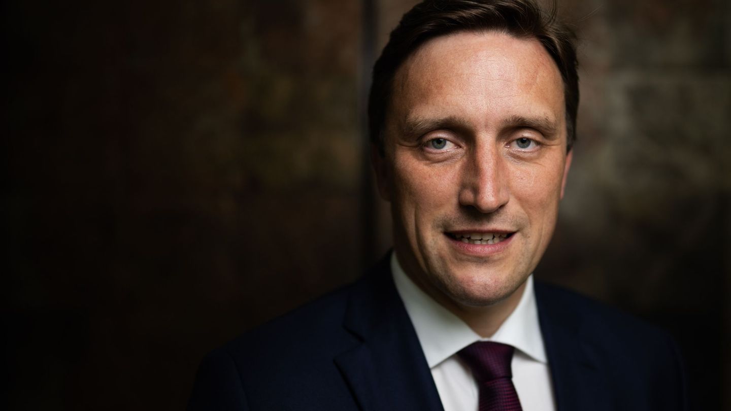 CDU-Chef Lechner sagt, er habe erst Monate nach der Erstellung des KI-Videos davon erfahren. Foto: Julian Stratenschulte/dpa