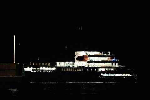 Die "Hondius" ist nach ihrer Fahrt von Kap Verde eingetroffen. Foto: Ramon Van Flymen/ANP/dpa