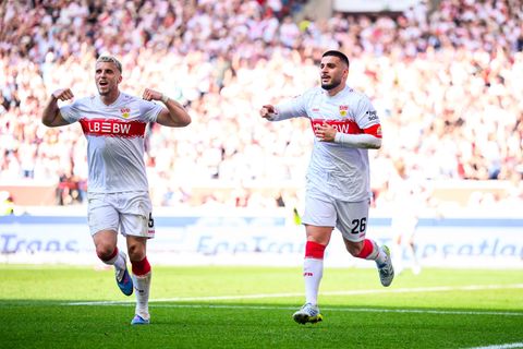 Ermedin Demirovic (l.) zeigte bei Stuttgarts Sieg gegen Leverkusen eine starke Leistung. Foto: Tom Weller/dpa