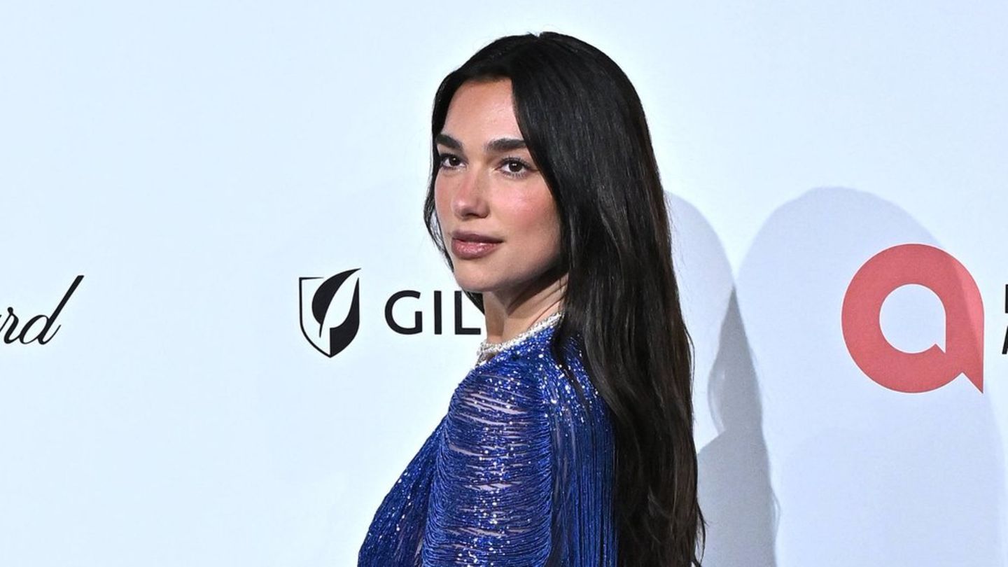 Dua Lipa, hier während eines Events, klagt gegen Samsung.