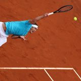 Dieser Einsatz hat sich gelohnt: Alexander Zverev hat heute beim Masters-1000-Turnier in Rom überzeugend gespielt und den Belgier Alexander Blockx klar mit 6:1, 6:4 besiegt. Trotz einer leichten Erkältung dominierte er die Partie und zog nach nur 74 Minuten ins Achtelfinale ein.