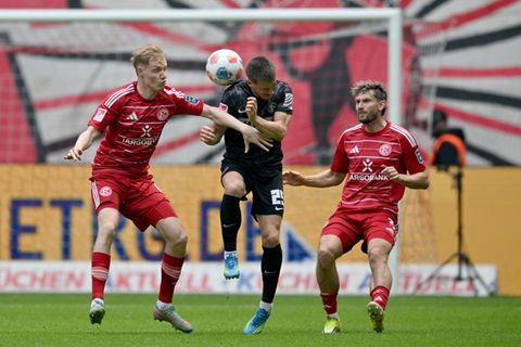 Die SV Elversberg hat den ersten Bundesliga-Aufstieg der Vereinsgeschichte weiterhin in eigener Hand. Foto: Anke Waelischmiller/