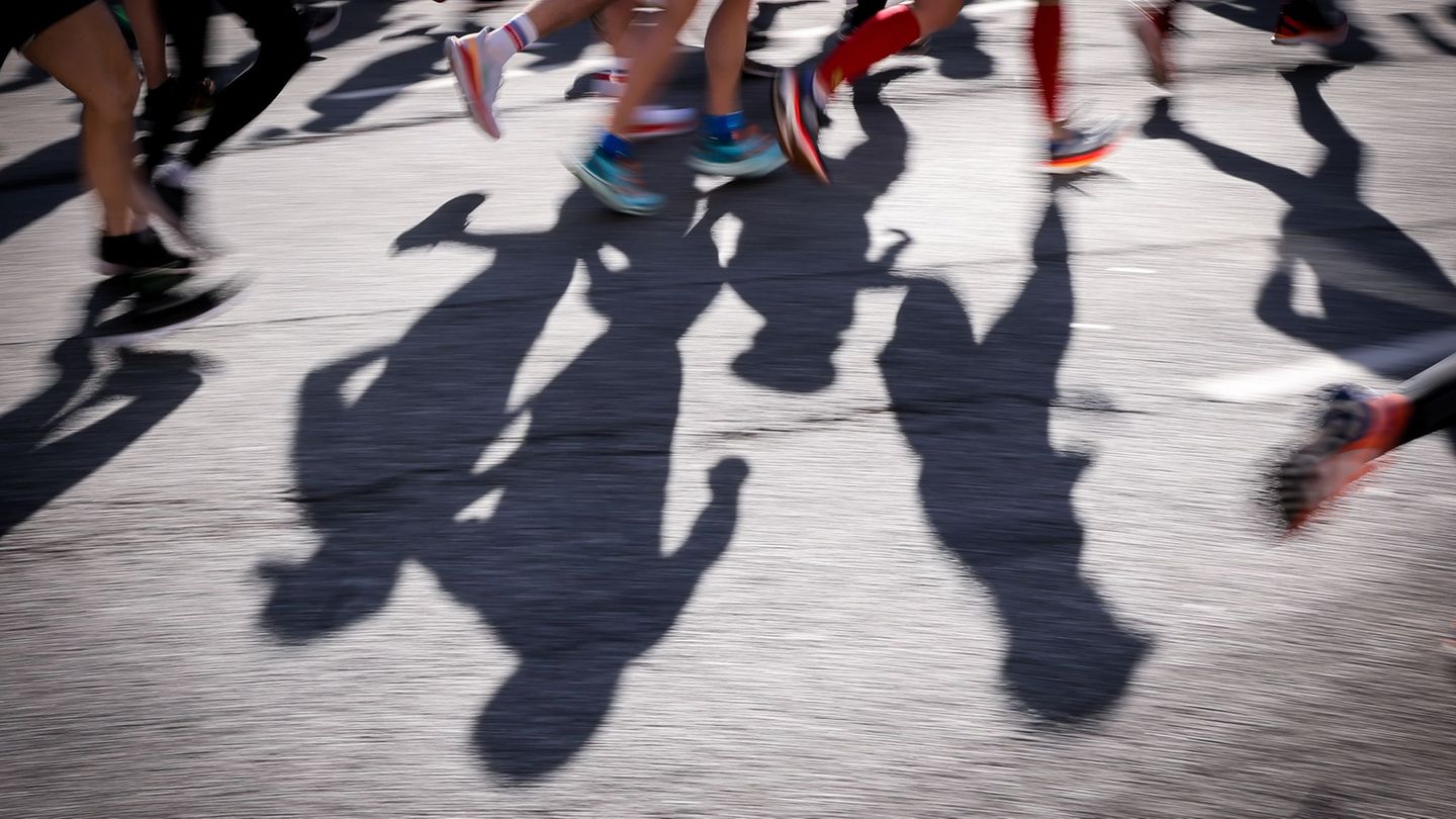 Beim Halbmarathon im niederländischen Leiden ist eine 15-Jährige zusammengebrochen und gestorben. (Symbolbild) Foto: Christian C