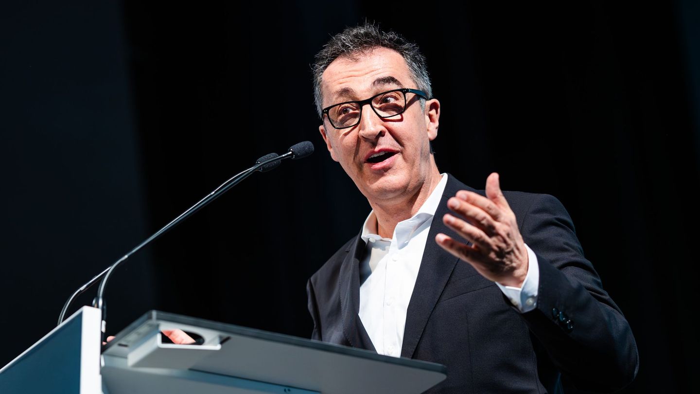 Özdemir fordert die Bundesregierung auf, mit einer Stimme zu sprechen. Foto: Christoph Schmidt/dpa