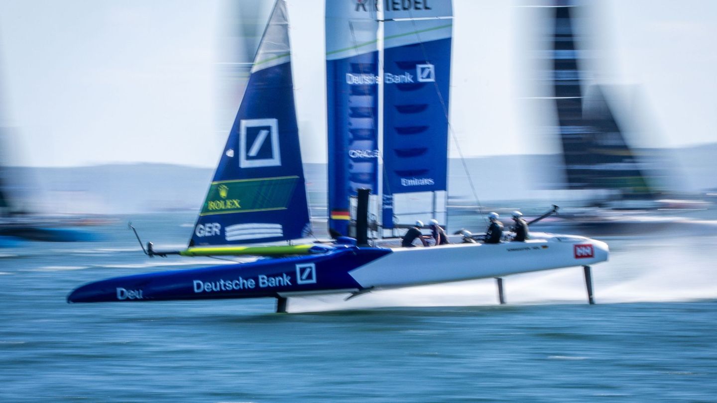 Das Team Germany erreichte erstmals in dieser Saison das Finale bei einem SailGP. (Archivbild) Foto: Jens Büttner/dpa