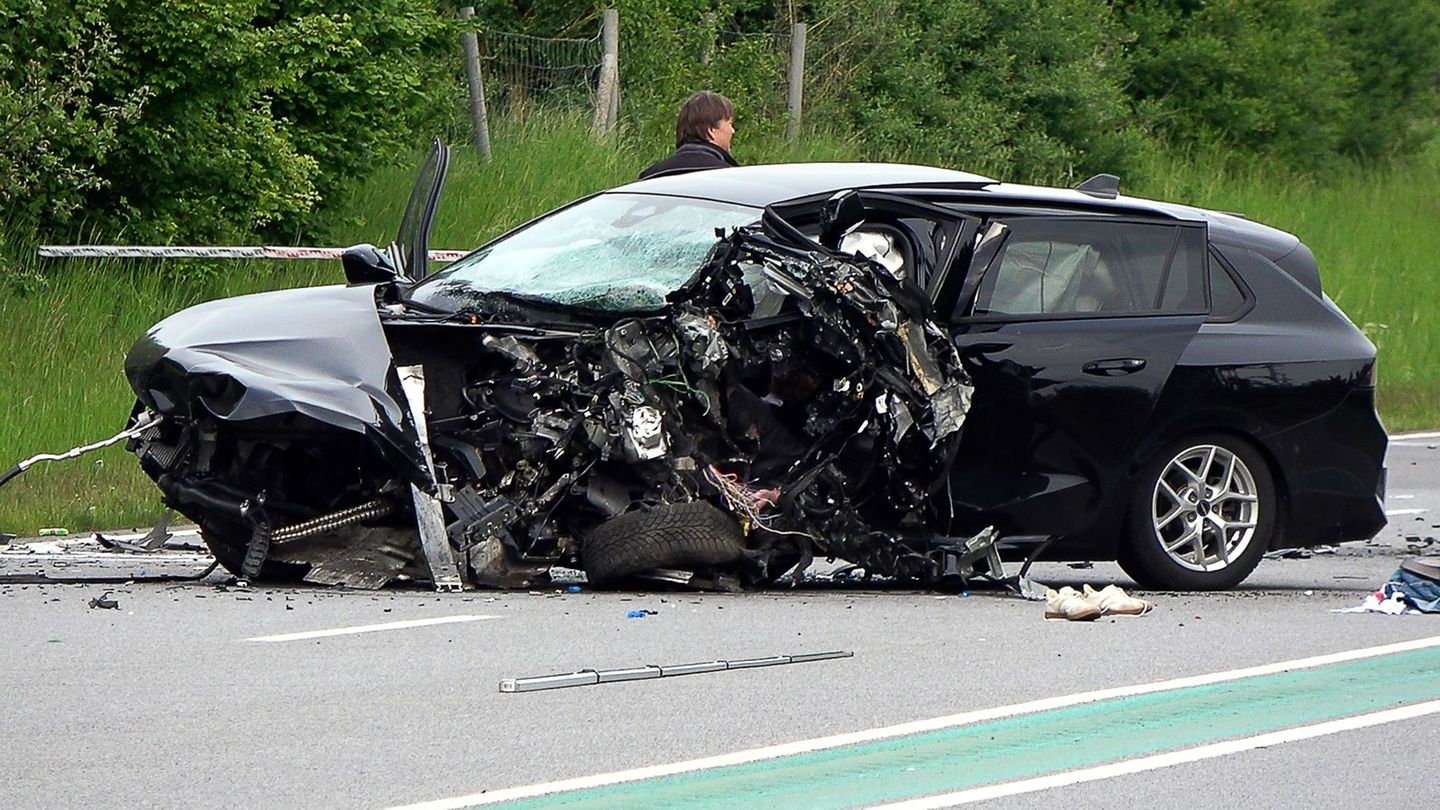 Für zwei Autofahrer kam nach einem Unfall jede Hilfe zu spät. Foto: Justin Brosch/dpa