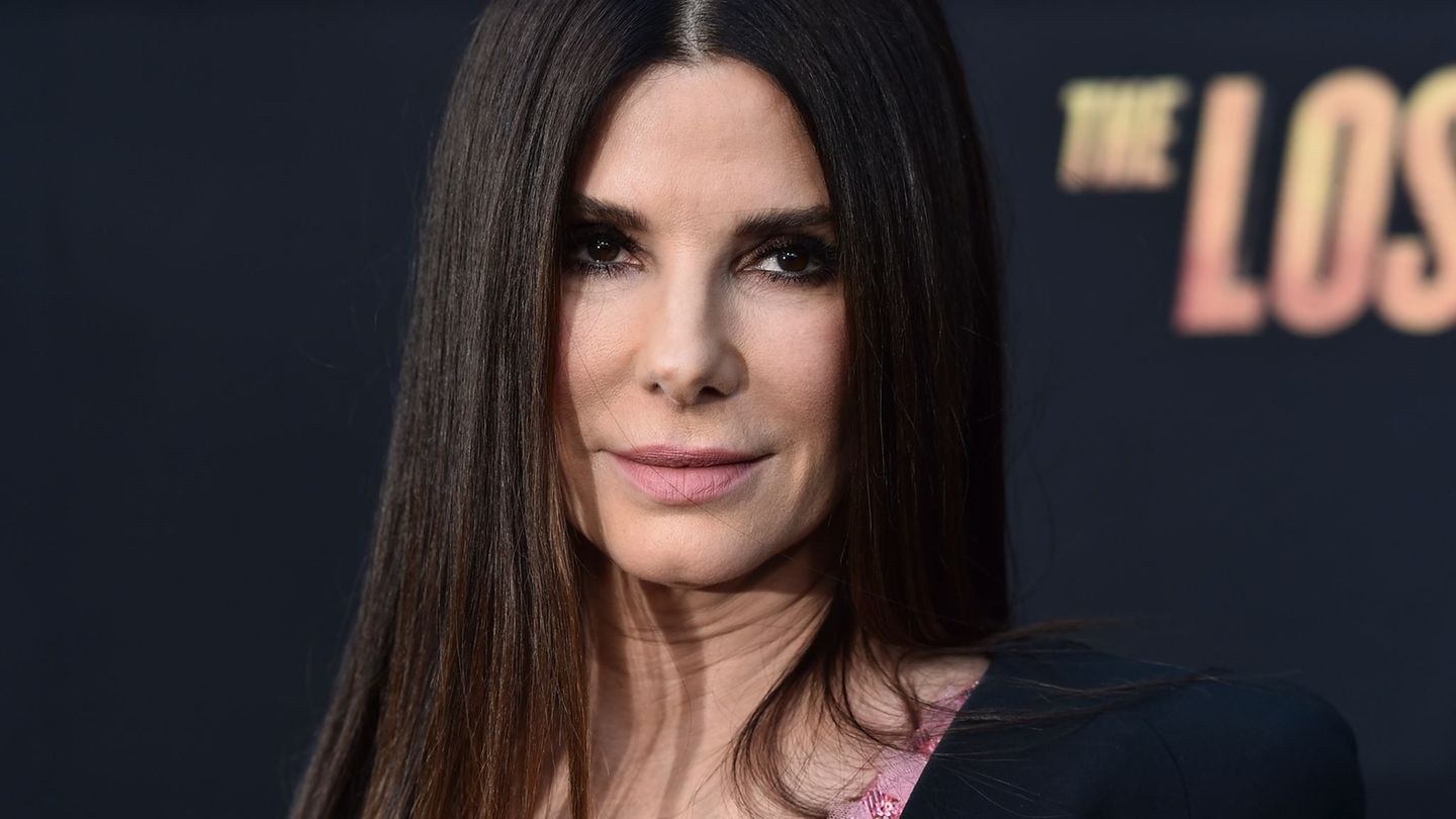 Sandra Bullock gewährte am Muttertag Einblicke in ihre Familiengeschichte. (Archivbild) Foto: Jordan Strauss/Invision/dpa
