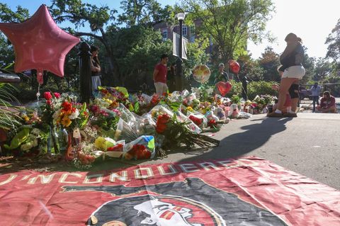 Trauer nach dem Amoklauf an der Florida State University – welchen Anteil hatte ChatGPT an den Morden?