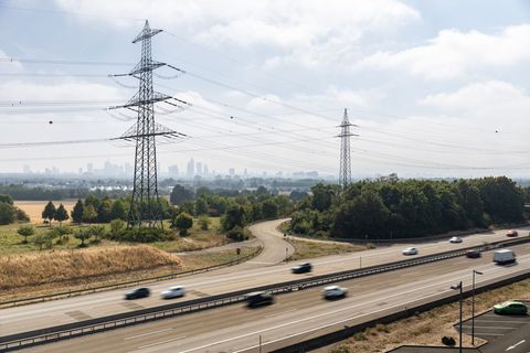 Ab Montag können Autofahrer beim Dreieck Eschborn mit Behinderungen rechnen. (Symbolbild) Foto: Hannes P. Albert/dpa
