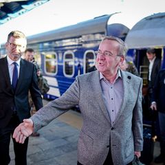 Boris Pistorius bei seiner Ankunft am Hauptbahnhof von Kiew