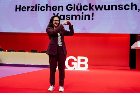 DGB-Chefin Fahimi wurde mit klarer Mehrheit bestätigt. Foto: Fabian Sommer/dpa