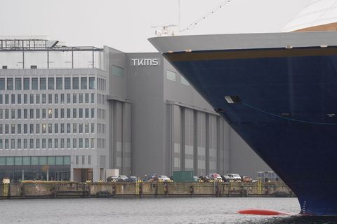Der Marineschiffbauer TKMS hat seinen Sitz in Kiel. (Archivbild) Foto: Marcus Brandt/dpa