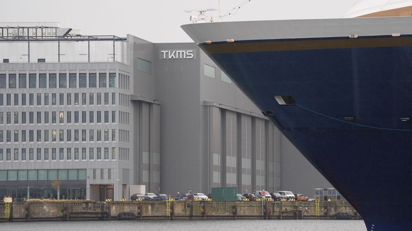 Der Marineschiffbauer TKMS hat seinen Sitz in Kiel. (Archivbild) Foto: Marcus Brandt/dpa