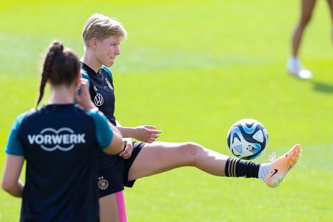 Paulina Krumbiegel kickt ab Sommer bei Eintracht Frankfurt. (Archivbild) Foto: Daniel Löb/dpa