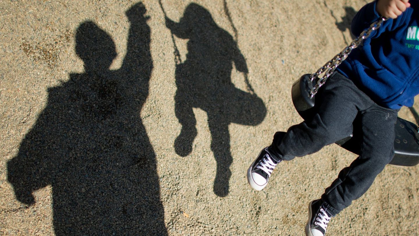 Familiengerichte sollen nach den Vorstellungen des Bundesjustizministeriums im Kinderschutzverfahren künftig soziale Trainingsku