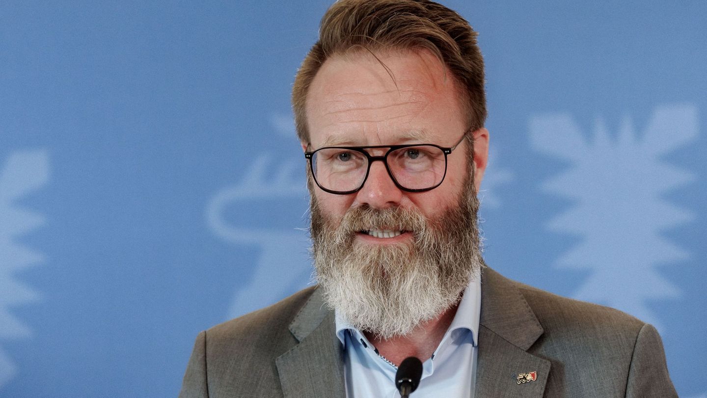 Schleswig-Holsteins Wirtschaftsminister Madsen präsentiert eine wieder wachsende Zahl von Unternehmensansiedlungen. (Archivbild)