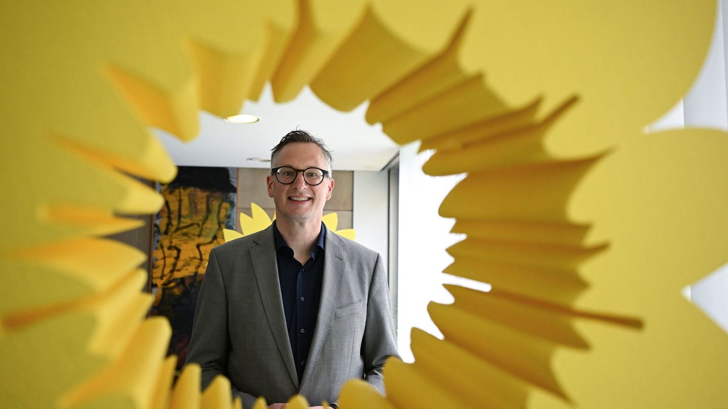 Der 46-jährige Andreas Schwarz ist auch weiterhin dafür zuständig, die Grünen-Fraktion zusammenzuhalten. Foto: Bernd Weißbrod/dp