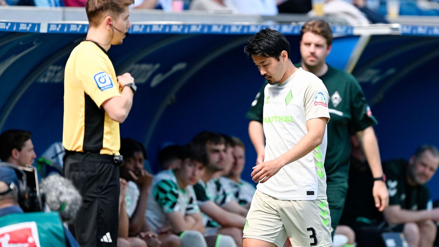Bremens Abwehrspieler Yukinari Sugawara kassierte den frühesten Platzverweis dieser Saison. (Archivbild) Foto: Uwe Anspach/dpa