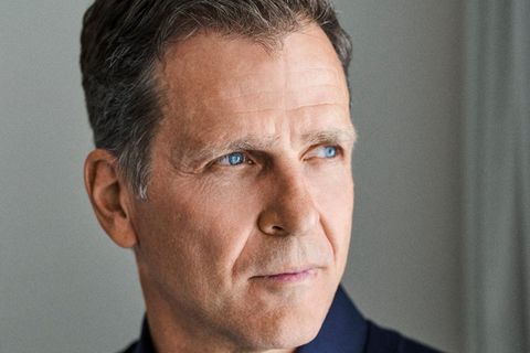 Oliver Bierhoff wird für den stern fotografiert