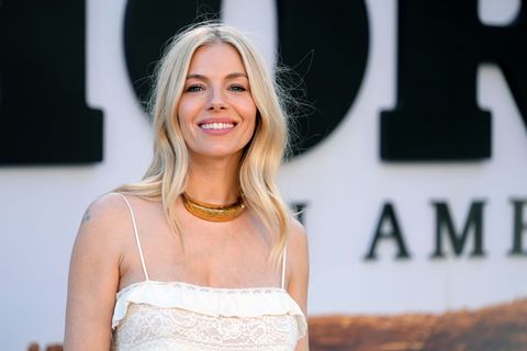 Sienna Miller ist zum dritten Mal Mutter geworden. (Archivbild) Foto: Chris Pizzello/Invision/AP/dpa