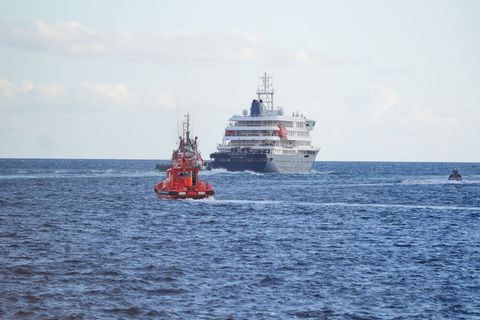 Die "Hondius" stach wieder in See. Foto: Europa Press Canarias/EUROPA PRESS/dpa