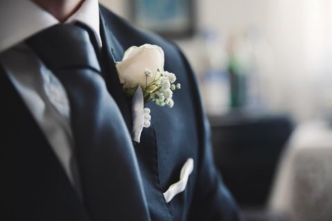 Bräutigam bei Hochzeit