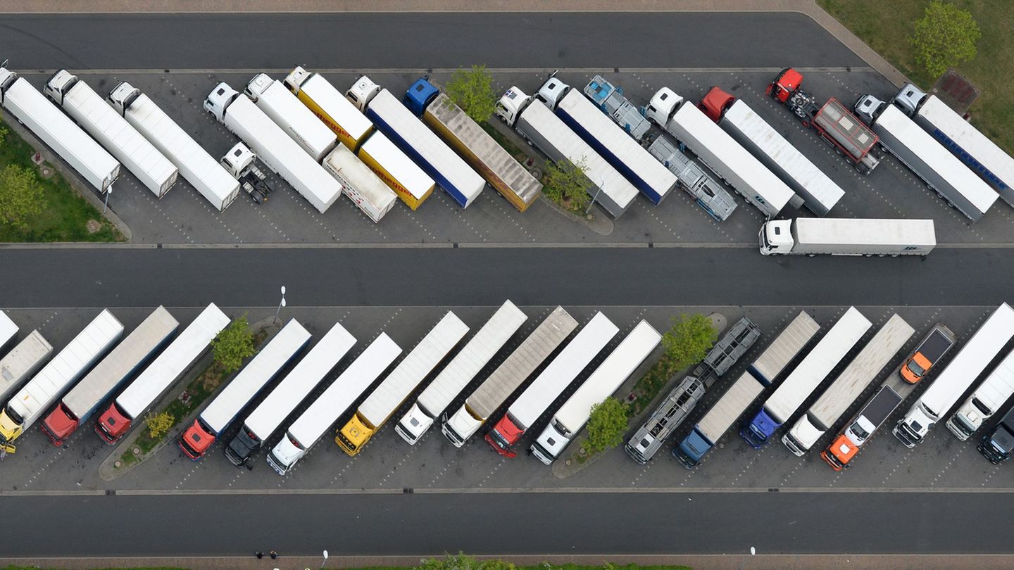 Die EU-Kommission hatte gegen die Lkw-Konzerne wegen verbotener Preisabsprachen Bußgelder von fast vier Milliarden Euro verhängt