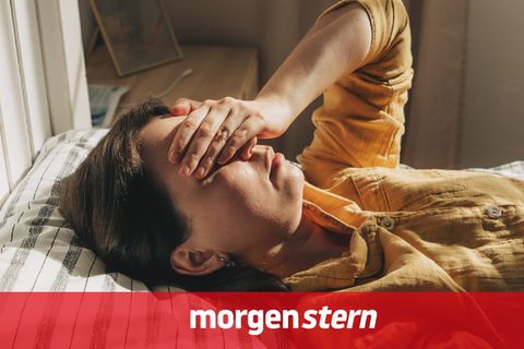 ME/CFS-Erkrankte liegt im Bett