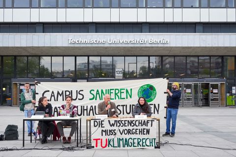 Das Hauptgebäude der Technischen Universität Berlin ist zurzeit gesperrt. Foto: Soeren Stache/dpa