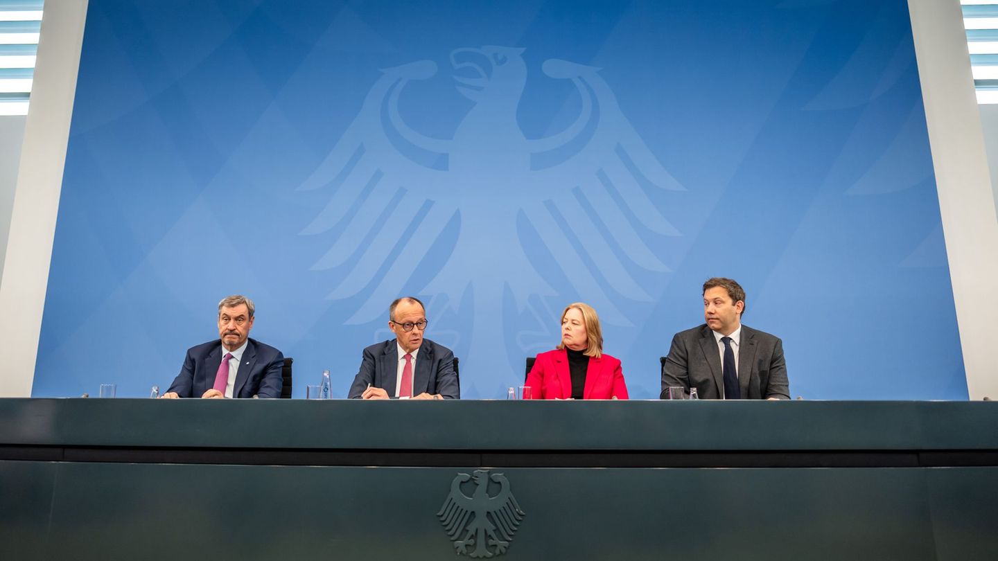 Wie gut versteht sich dieses Quartett heute? (Archivbild) Foto: Michael Kappeler/dpa