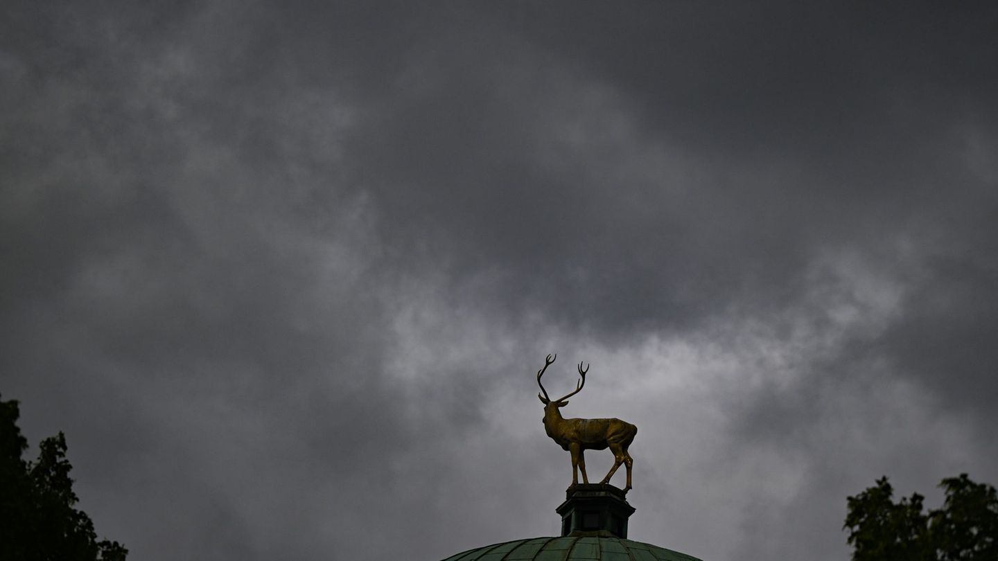 Regen, Schnee im Bergland, Gewitter und Frost in Bodennähe: Die Woche der Eisheiligen bleibt ungemütlich Woche - mit einer kurze