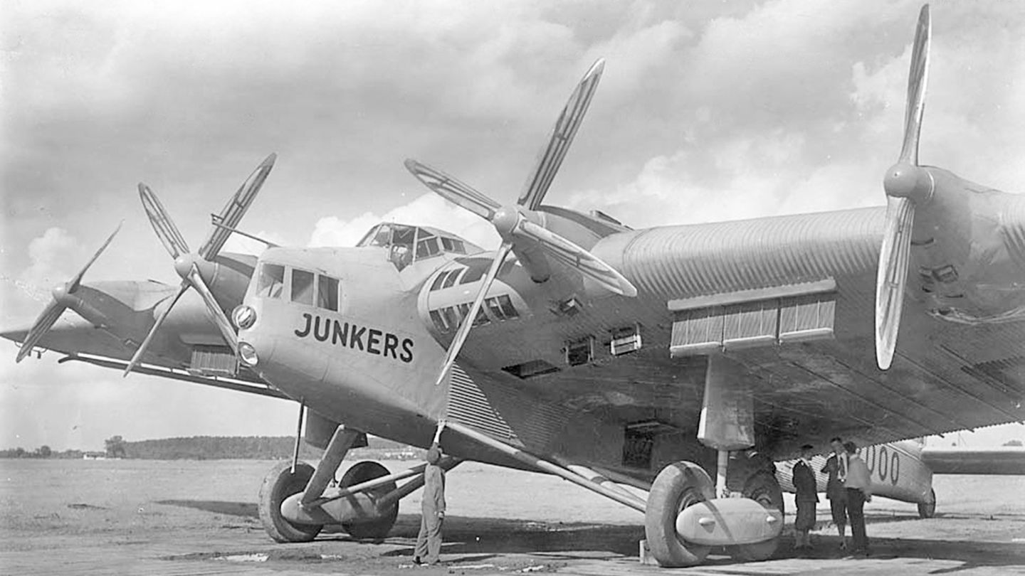 Eine „Junkers G38“ auf einem Flugplatz in Deutschland im Jahr 1930