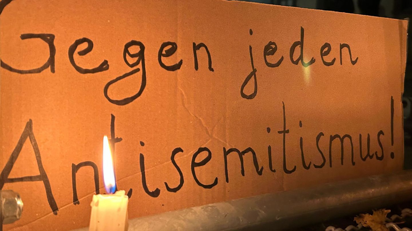 Auf Bundesebene und auch in den Ländern gibt es in Deutschland Beauftragte, die sich um die Bekämpfung von Antisemitismus kümmer