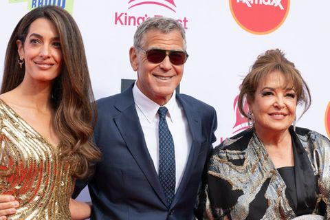 Als Hahn im Korb zwischen Ehefrau Amal und Schwiegermutter Baria Alamuddin fühlte sich George Clooney sichtlich wohl.