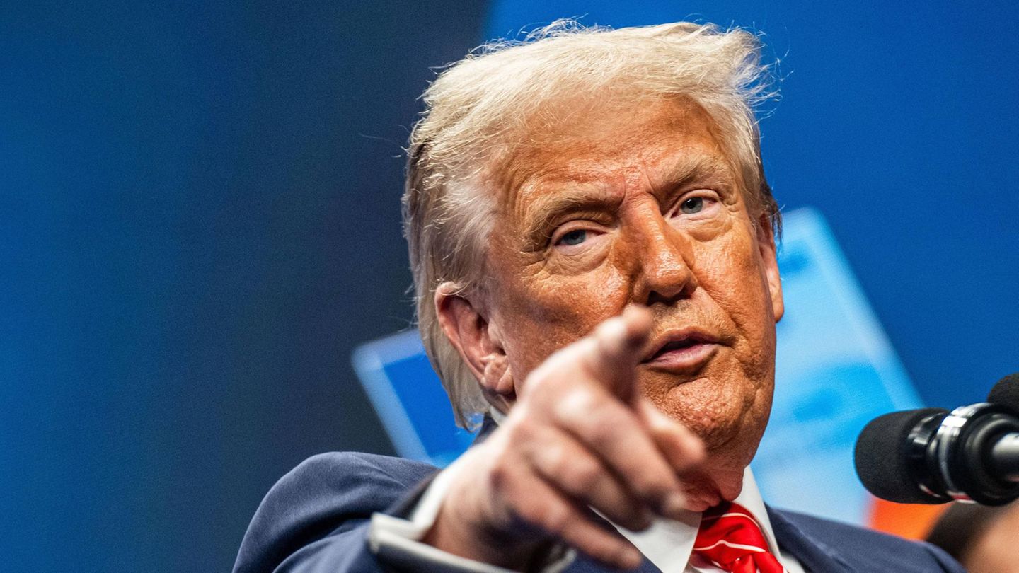 „Ich verstehe, wie die Chinesen denken“  2011 sagte Trump in einem Interview: „Ich habe Hunderte von Büchern über China gelesen. Ich kenne die Chinesen. Ich habe viel Geld mit den Chinesen verdient. Ich verstehe, wie die Chinesen denken.“
