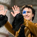 Sänger Cosmo winkt seinen Fans zu