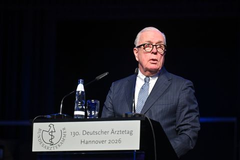 Ärztepräsident Reinhardt: "Stellen Sie diese Reform auf "Hold"." Foto: Julian Stratenschulte/dpa