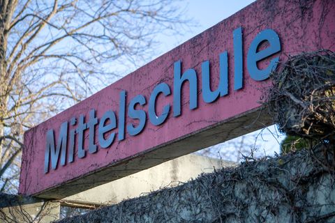 Das Kabinett will die Mittelschulen in Bayern stärken. (Archivbild) Foto: Pia Bayer/dpa
