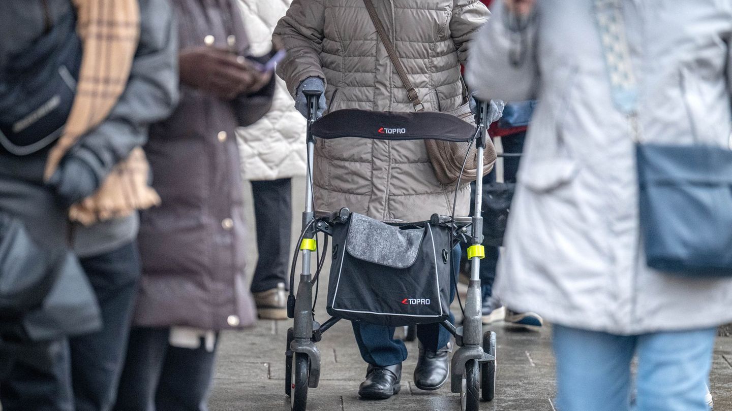 In Thüringen sterben deutlich mehr Menschen als geboren werden. (Symbolbild) Foto: Sina Schuldt/dpa