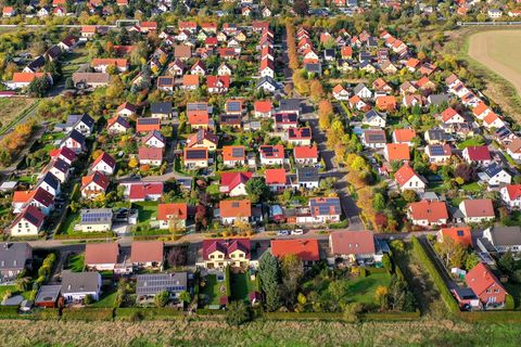 Viele Immobilienkredite sind aus Sicht der Bafin auf Kante genäht. Foto: Jan Woitas/dpa