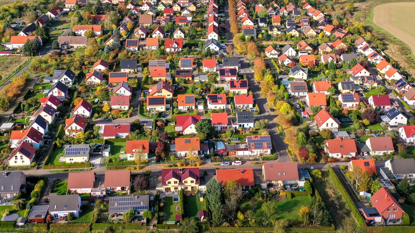 Viele Immobilienkredite sind aus Sicht der Bafin auf Kante genäht. Foto: Jan Woitas/dpa