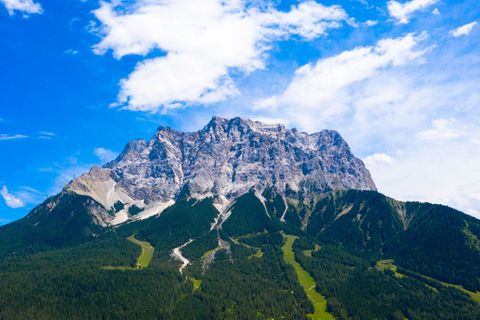 Südlich der Zugspitze begeben sich immer öfter unerfahrene Abenteurerinnen und Abenteurer in Gefahr.